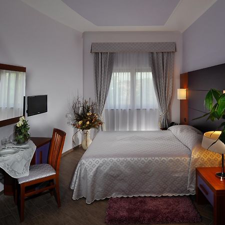 Hotel Roma Tiburtina Metro Εξωτερικό φωτογραφία